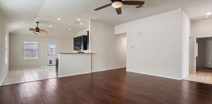 1016 Camp Verde Dr, Forney