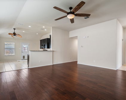 1016 Camp Verde Dr, Forney