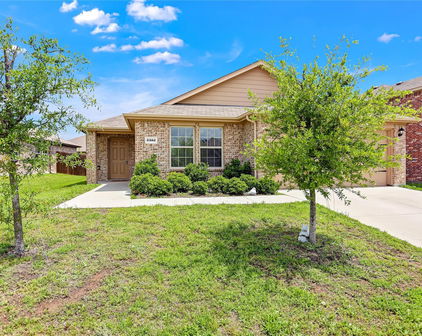 2302 San Marcos Dr, Forney