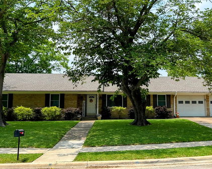 124 Circle Dr, Kaufman