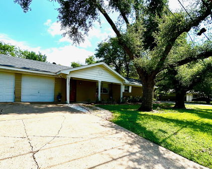 307 E 5th St, Kaufman