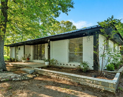 5886 Oak Trl, Scurry