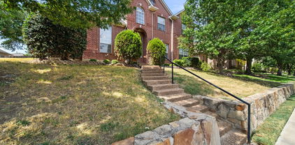 1302 Lakebreeze Dr, Garland