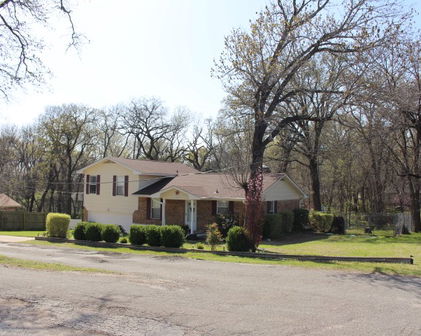 15690 Hilltop Dr, Kemp