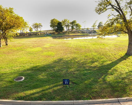 109 Pond Trl, Kemp