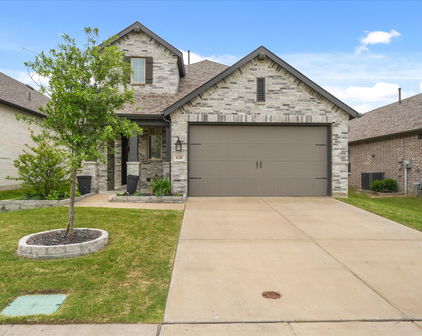 628 Claverton Ln, Forney