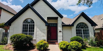 309 Red River Trl, Irving