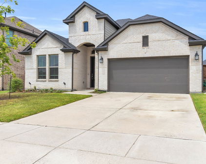 1272 Caprock Dr, Forney