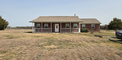 1001 N Atkins Dr, Celeste