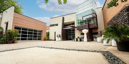 3004 Main St, Dallas