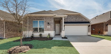 1240 Redcoat Dr, Forney