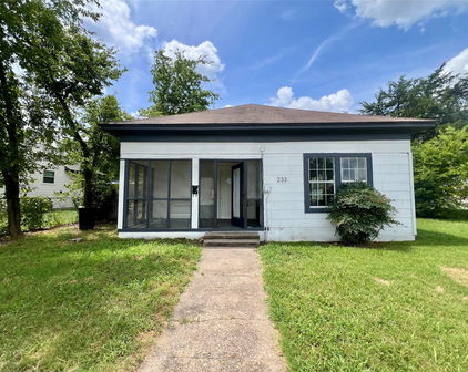 233 W Oneal St, Wills Point