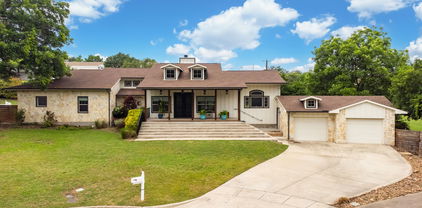 734 Monssen Pkwy, Dallas