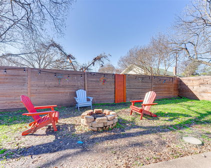 206 College St, Forney