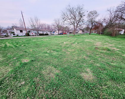 209 W First St, Quinlan