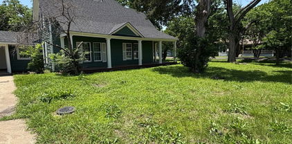 401 S Bois D Arc St, Forney