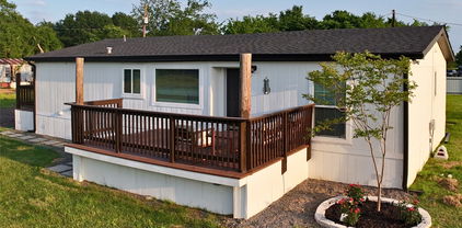11110 County Road 4020, Kemp