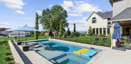 2413 Versailles Dr, Heath