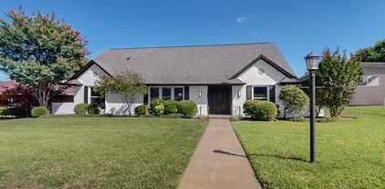 10132 Medlock Dr, Dallas