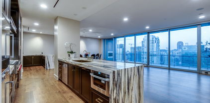 3130 N Harwood St Unit 2401, Dallas