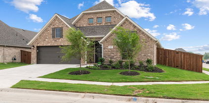 1423 Kirkhill Ln, Forney