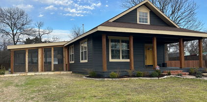 904 Johnson St, Terrell