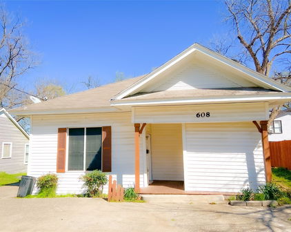 608 N Adelaide St, Terrell