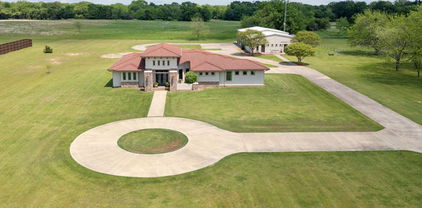 10761 County Road 2326, Terrell