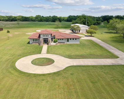 10761 County Road 2326, Terrell