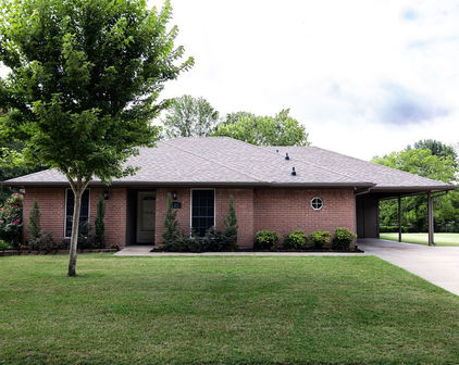 513 S Pearl St, Kemp