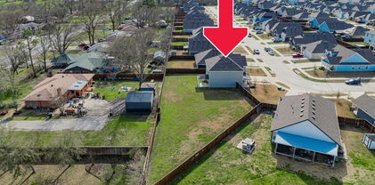 103 Rock Creek Ln, Terrell