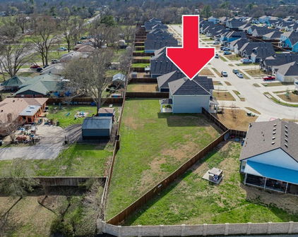 103 Rock Creek Ln, Terrell