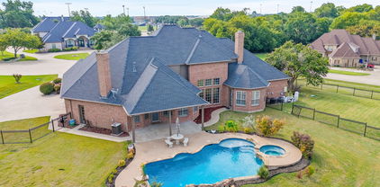 100 Bailee Ct, Forney