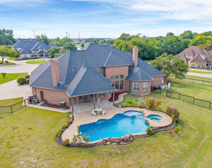 100 Bailee Ct, Forney