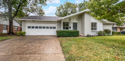 8512 Charing Cross Ln, Dallas