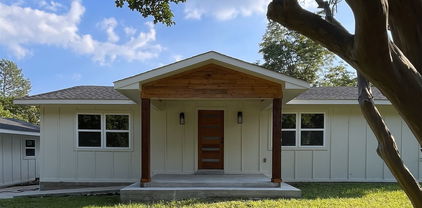 1347 Mike Rd, Quinlan