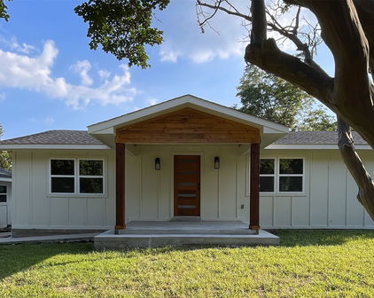 1347 Mike Rd, Quinlan