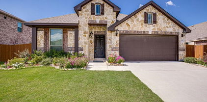2011 Brenham Dr, Forney