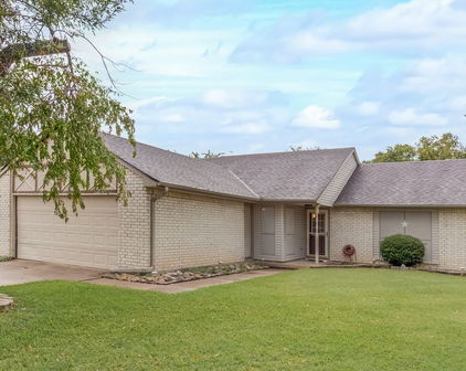 530 Carl C Senter St, Forney