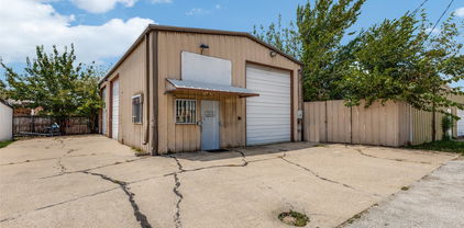 305 E Aimee St, Forney