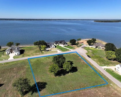 551 Shoreline Dr, Mabank
