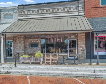 118 E S Commerce St, Wills Point