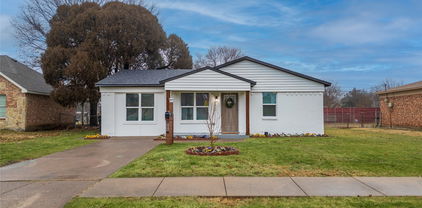1213 Bowie St, Garland