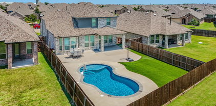1557 Sugarberry Dr, Forney