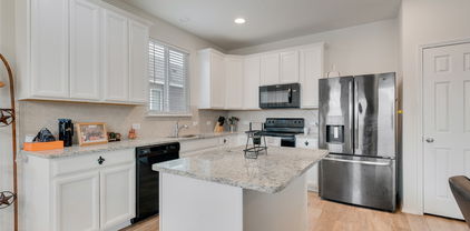1015 Norias Dr, Forney