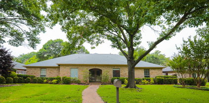 4112 High Summit Dr, Dallas