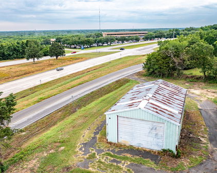 1021 W Grove St, Kaufman