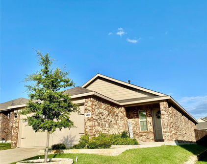 1215 Nursery Dr, Forney