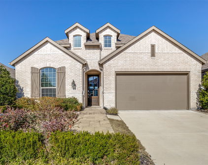 1608 Cedar Crest Dr, Forney
