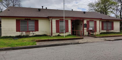 102 E 9th St, Kaufman